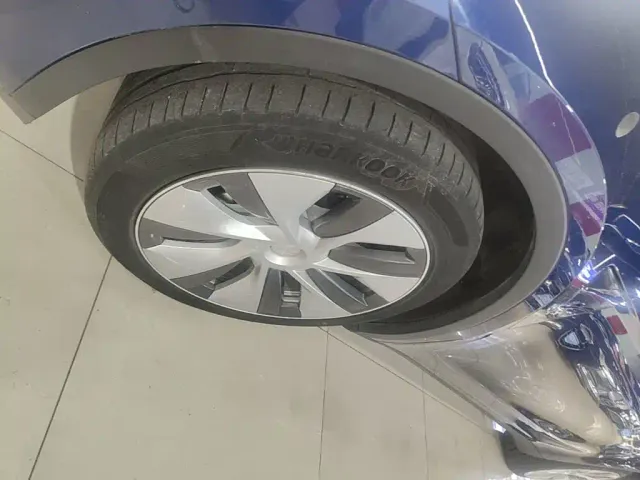 Tesla Model Y — Фото автомобиля 22