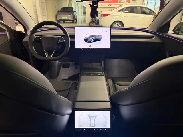 Tesla Model 3 — Фото автомобиля 7