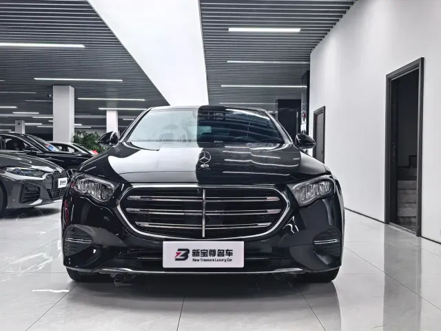 Mercedes-Benz E-Class — Фото автомобиля 2