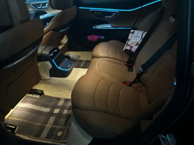 Mercedes-Benz E-Class — Фото автомобиля 9