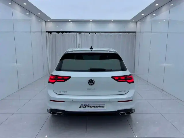 Volkswagen Golf — Фото автомобиля 5