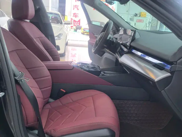 BMW 5 Series — Фото автомобиля 14