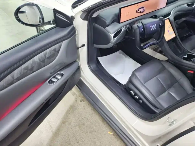 IM Motors L6 — Фото автомобиля 15