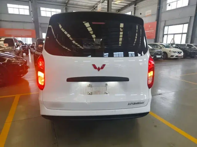 Wuling Hongguang — Фото автомобиля 5
