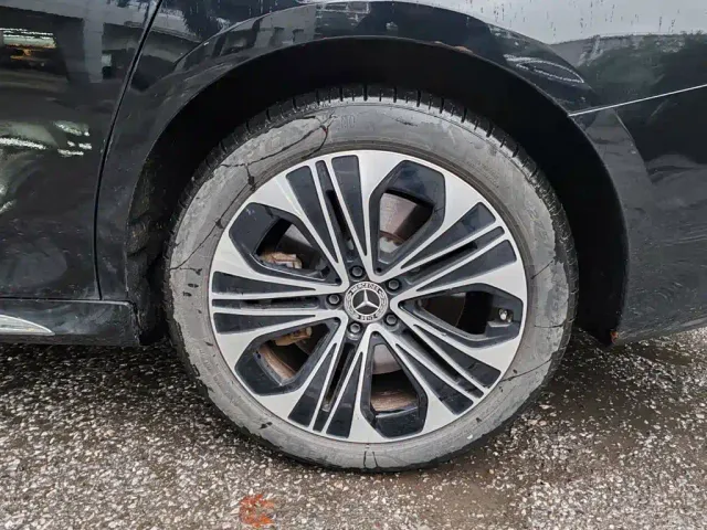 Mercedes-Benz E-Class — Фото автомобиля 15
