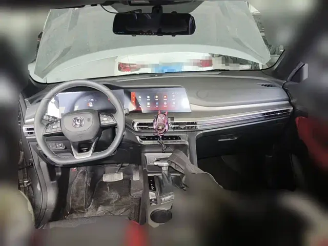 Changan CS35 Plus — Фото автомобиля 12