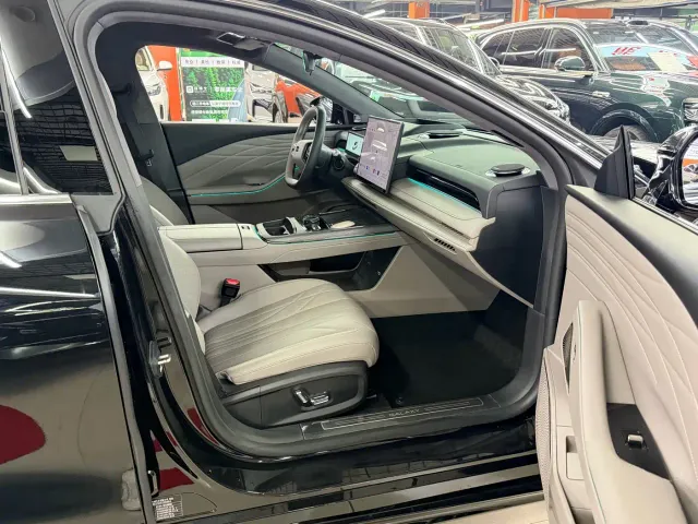 Geely Galaxy Xingyao 8 — Фото автомобиля 16