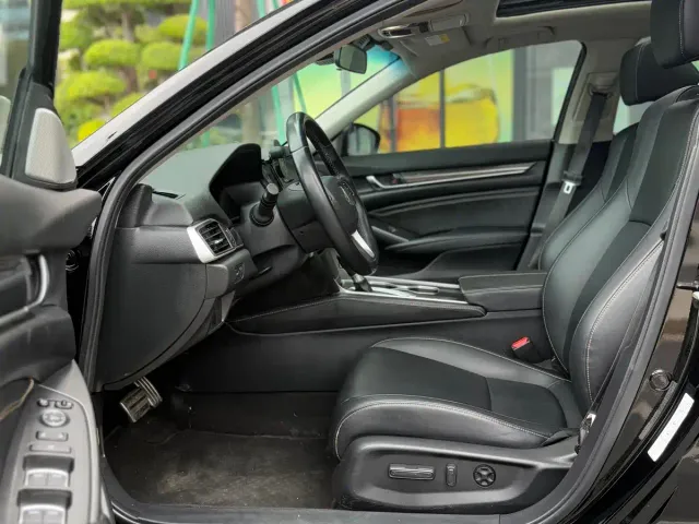 Honda Accord — Фото автомобиля 8
