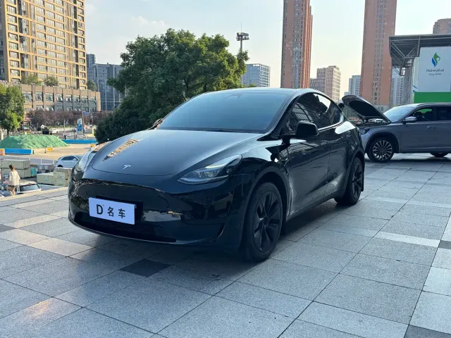 Фотография автомобиля — Tesla Model Y