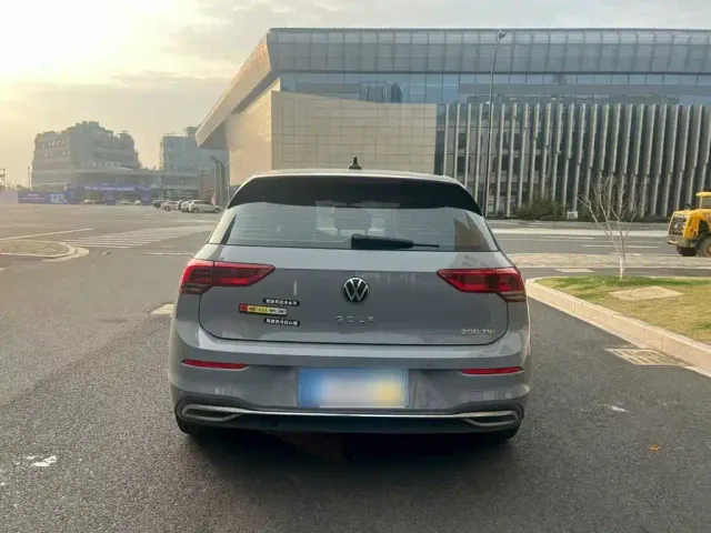 Volkswagen Golf — Фото автомобиля 5