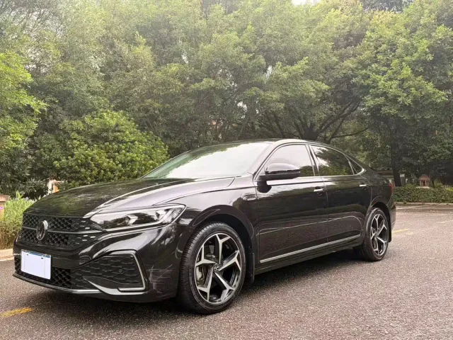 Volkswagen Passat — Фото автомобиля 3