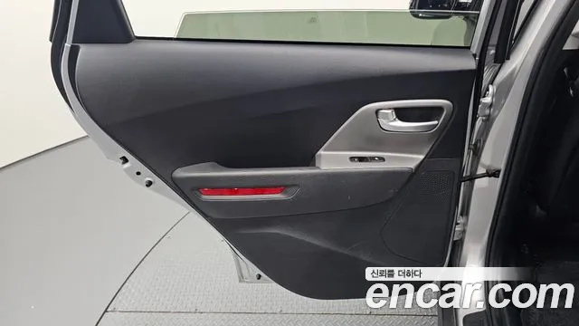 Kia Niro Niro Plus Air — Фото автомобиля 25