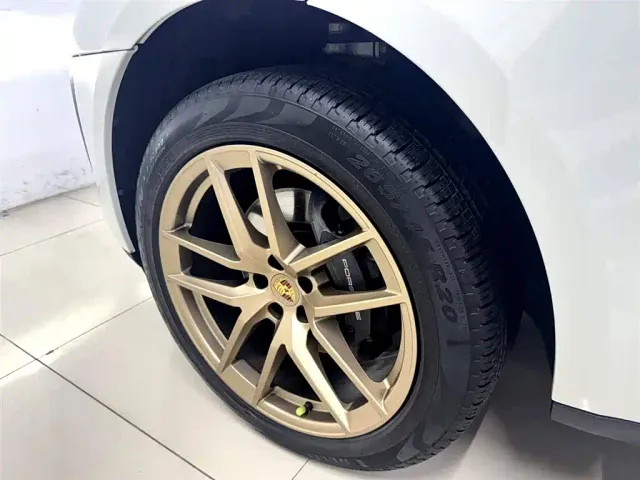 Porsche Macan — Фото автомобиля 23