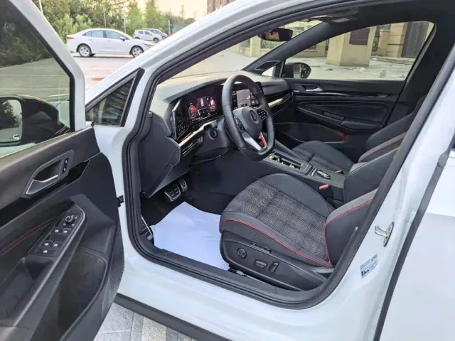 Volkswagen Golf GTI — Фото автомобиля 9
