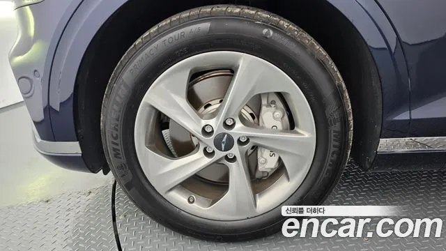 Genesis GV70 — Фото автомобиля 5