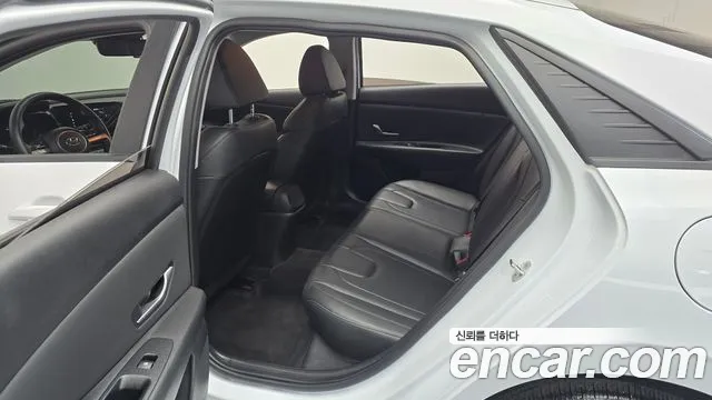 Hyundai Avante CN7 — Фото автомобиля 17