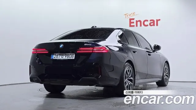 BMW 5-Series — Фото автомобиля 2
