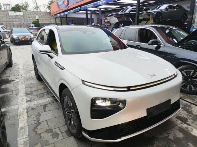Xpeng G9 — Фото автомобиля 2