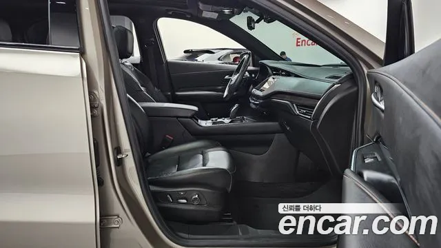 Cadillac XT4 2.0 Sport AWD — Фото автомобиля 24
