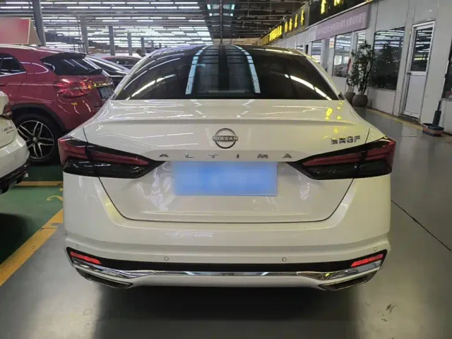 Nissan Teana — Фото автомобиля 5