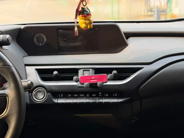 Lexus UX — Фото автомобиля 10