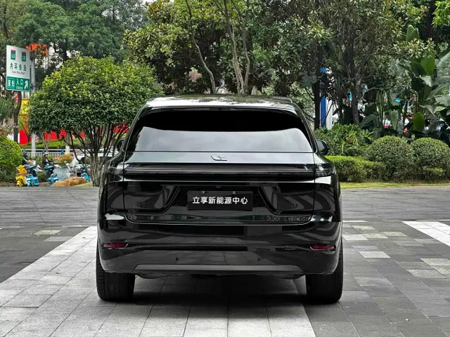 Li Auto L7 — Фото автомобиля 7
