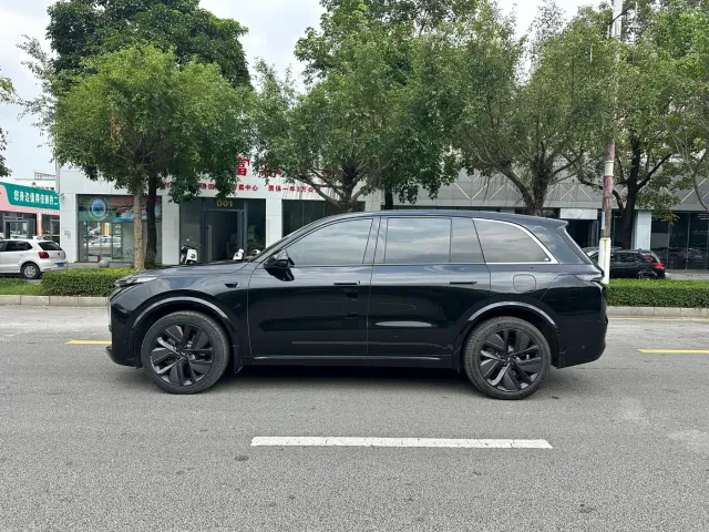 Li Auto L8 — Фото автомобиля 8