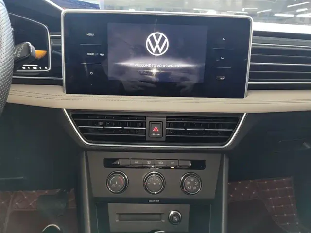 Volkswagen Tiguan L — Фото автомобиля 12