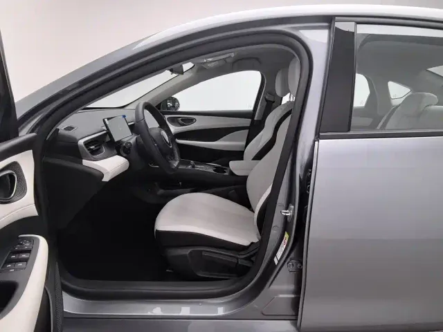 BYD Seal 05 DM-i — Фото автомобиля 10