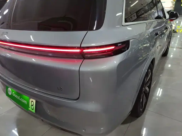 Li Auto L8 — Фото автомобиля 7