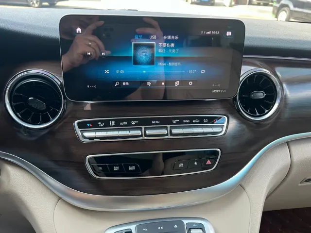 Mercedes-Benz V-Class — Фото автомобиля 18