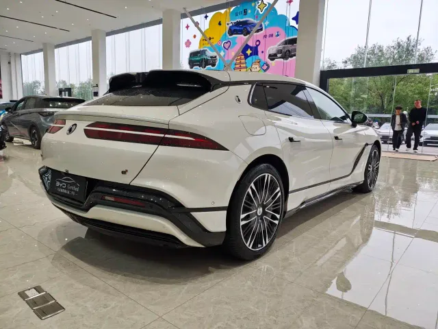 Denza Z9GT — Фото автомобиля 5