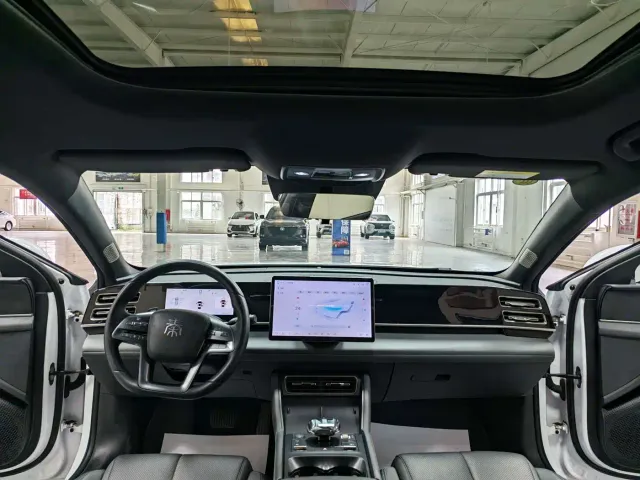 BYD Qin L — Фото автомобиля 11