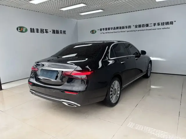 Mercedes-Benz E-Class — Фото автомобиля 5