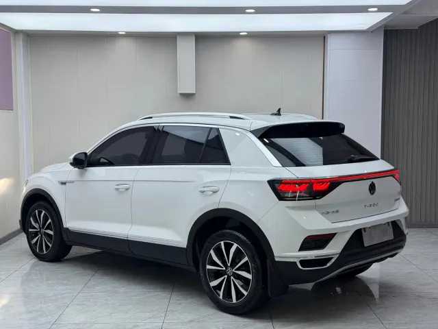 Volkswagen T-Roc — Фото автомобиля 6