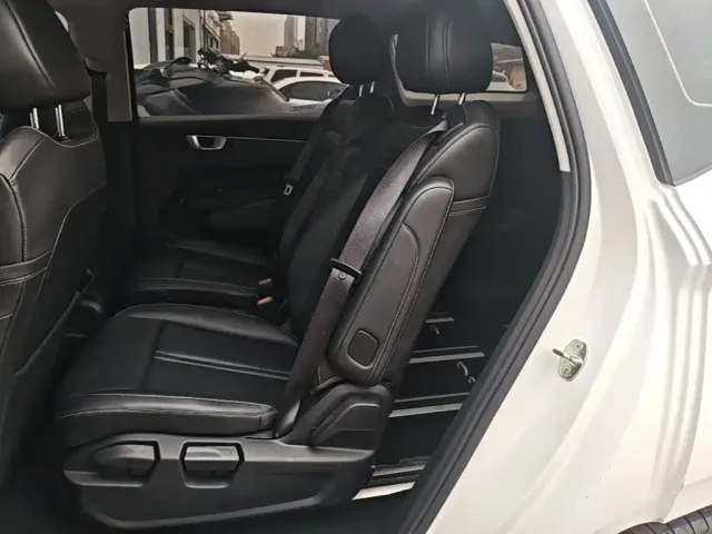 Wuling Victory — Фото автомобиля 16