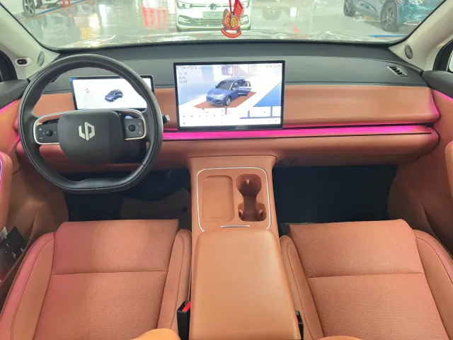 Leapmotor C10 — Фото автомобиля 11