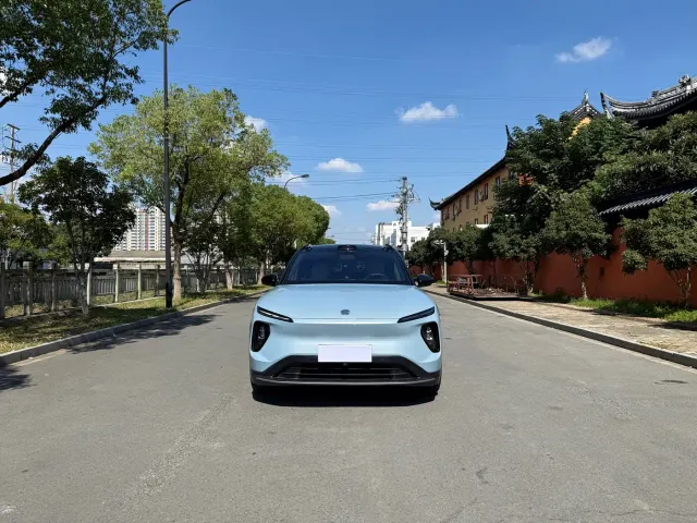Nio ES6 — Фото автомобиля 2