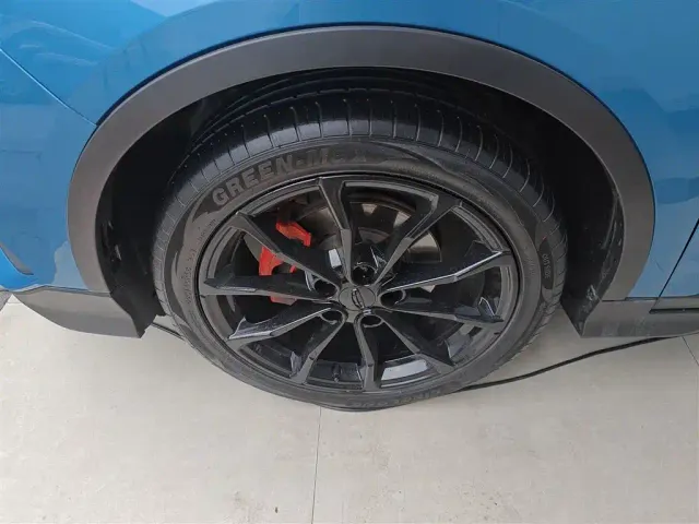 Geely Emgrand S — Фото автомобиля 21