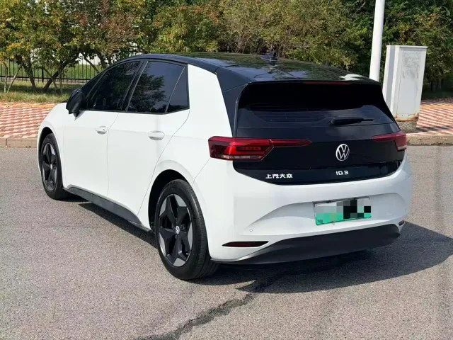 Volkswagen ID.3 — Фото автомобиля 3