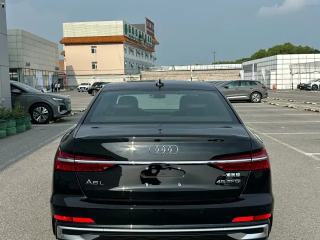 Audi A6L — Фото автомобиля 8