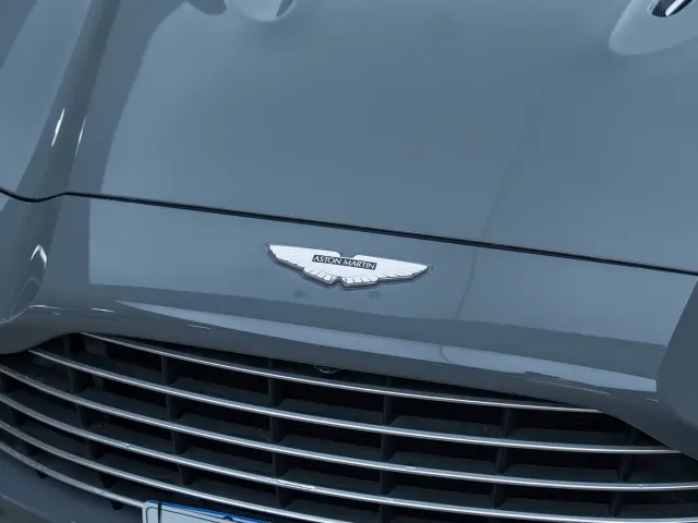 Aston Martin DBX — Фото автомобиля 7