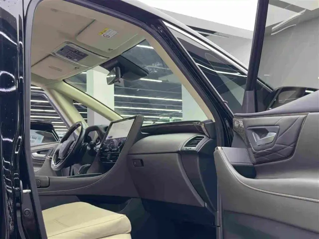 Toyota Alphard — Фото автомобиля 9