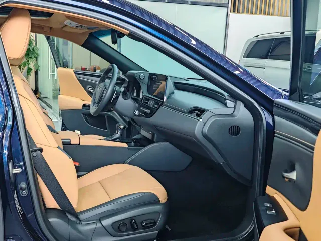 Lexus ES — Фото автомобиля 11