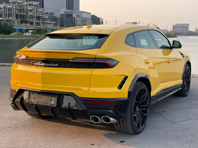 Lamborghini Urus — Фото автомобиля 6