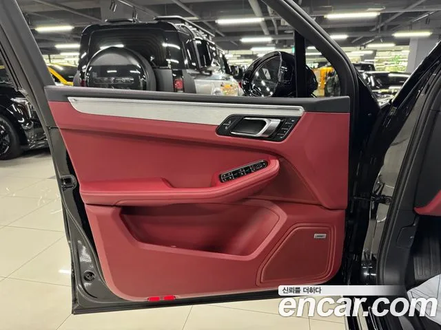 Porsche Macan — Фото автомобиля 8