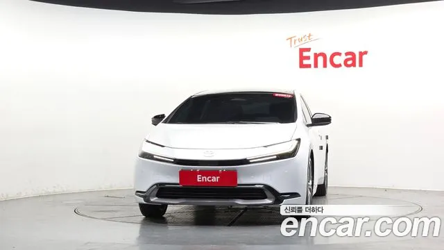 Toyota Prius — Фото автомобиля 3