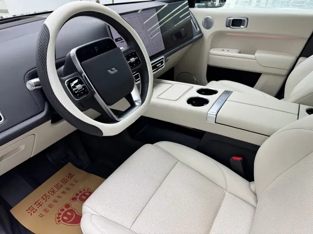Li Auto Li L8 2023 Pro — Фото автомобиля 5