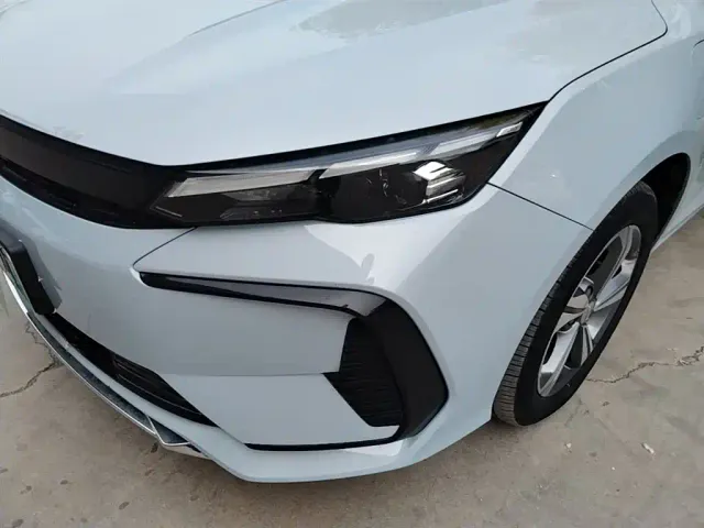 Geely Emgrand L — Фото автомобиля 23