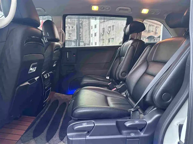 Honda Odyssey 2022 2.0L e:HEV Sharp·Enjoyment Edition — Фото автомобиля 12
